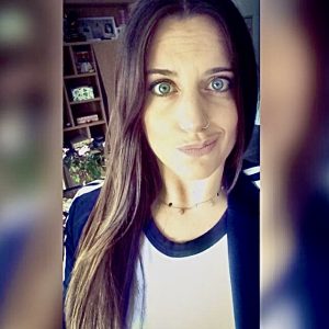 8C5C184D-06AE-4C64-AA27-573E8E3E7960